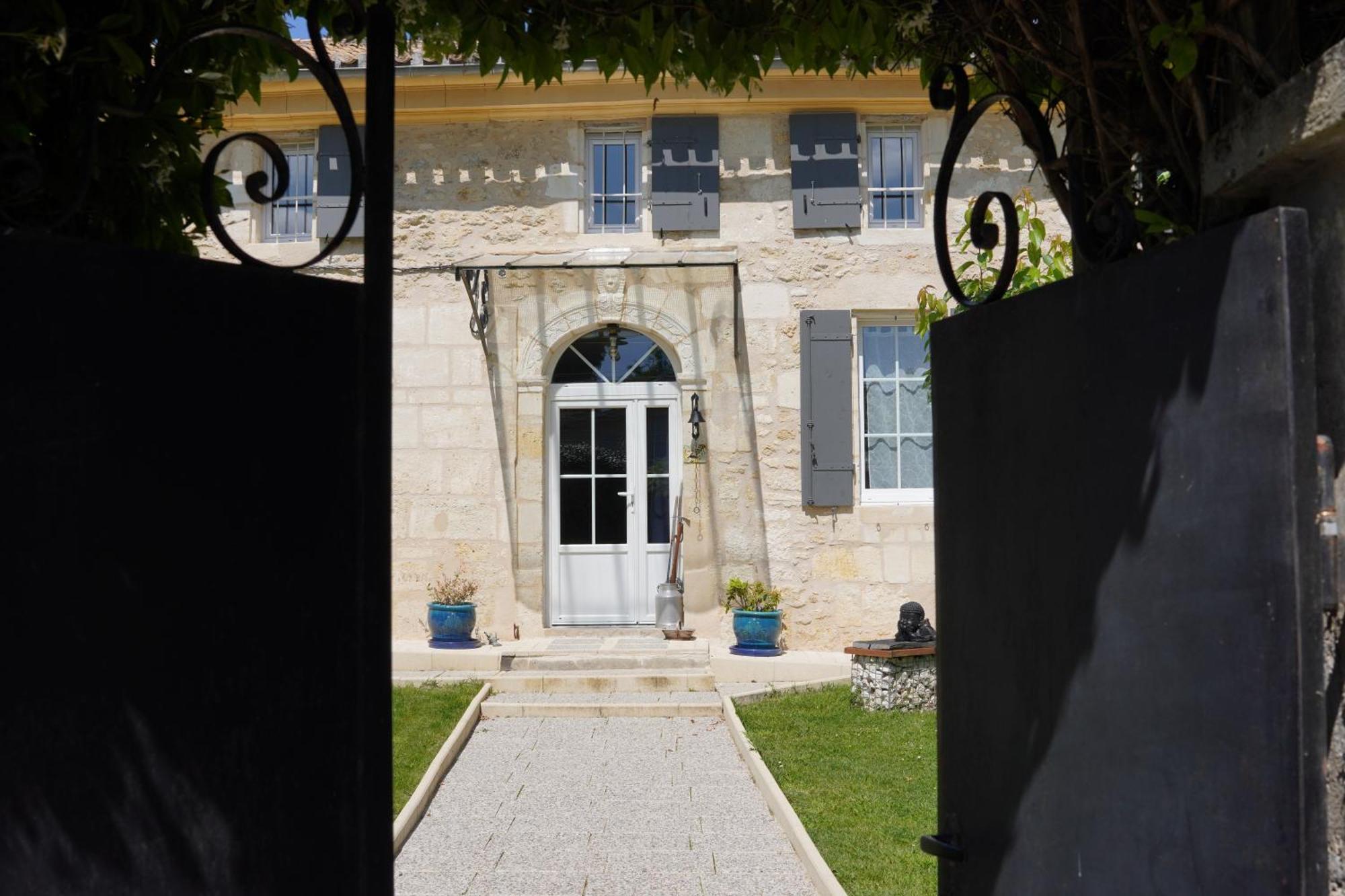 مبيت وإفطار Galgon La Girondine المظهر الخارجي الصورة